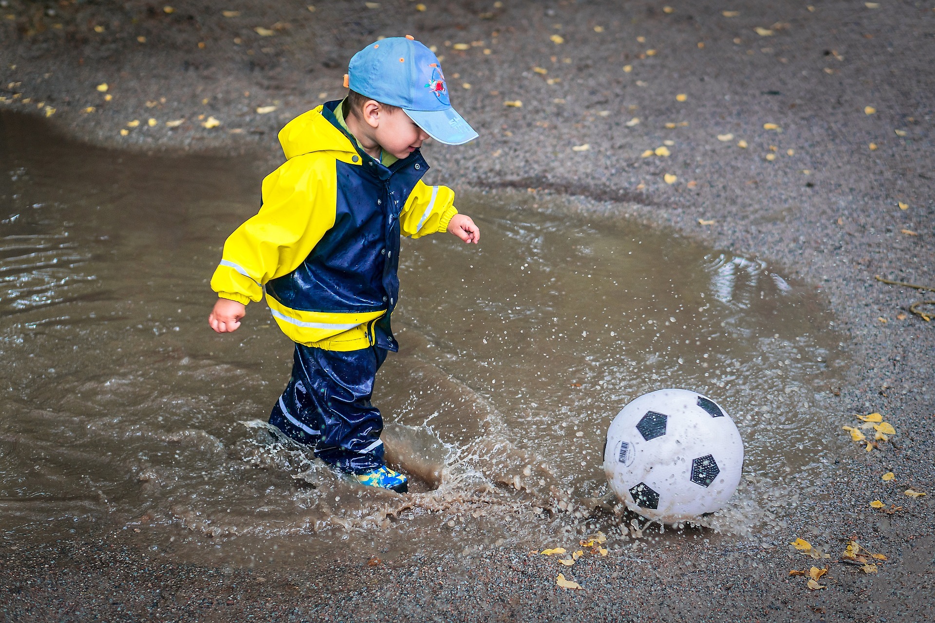 Dziecko przyszłym piłkarzem? Sprawdź jak uczyć gry w piłkę nożną