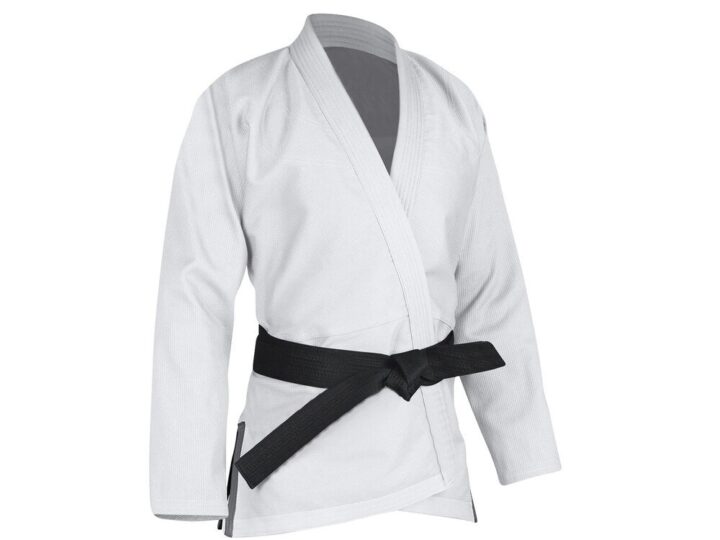 Strój do karate: jak wybrać odpowiednie kimono dla dzieci